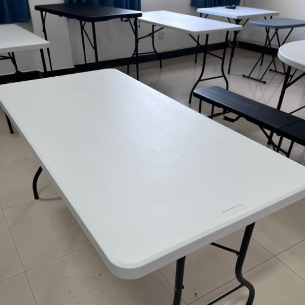 Foldable table